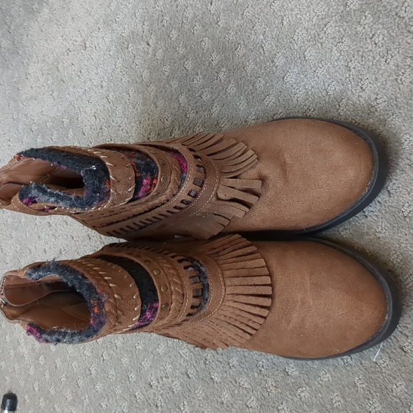 Mudd Booties - Picture 2 of 9